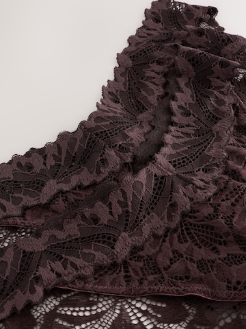 Next Стринг в кафяво