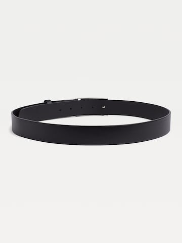 TOMMY HILFIGER Riem 'Plaque' in Zwart