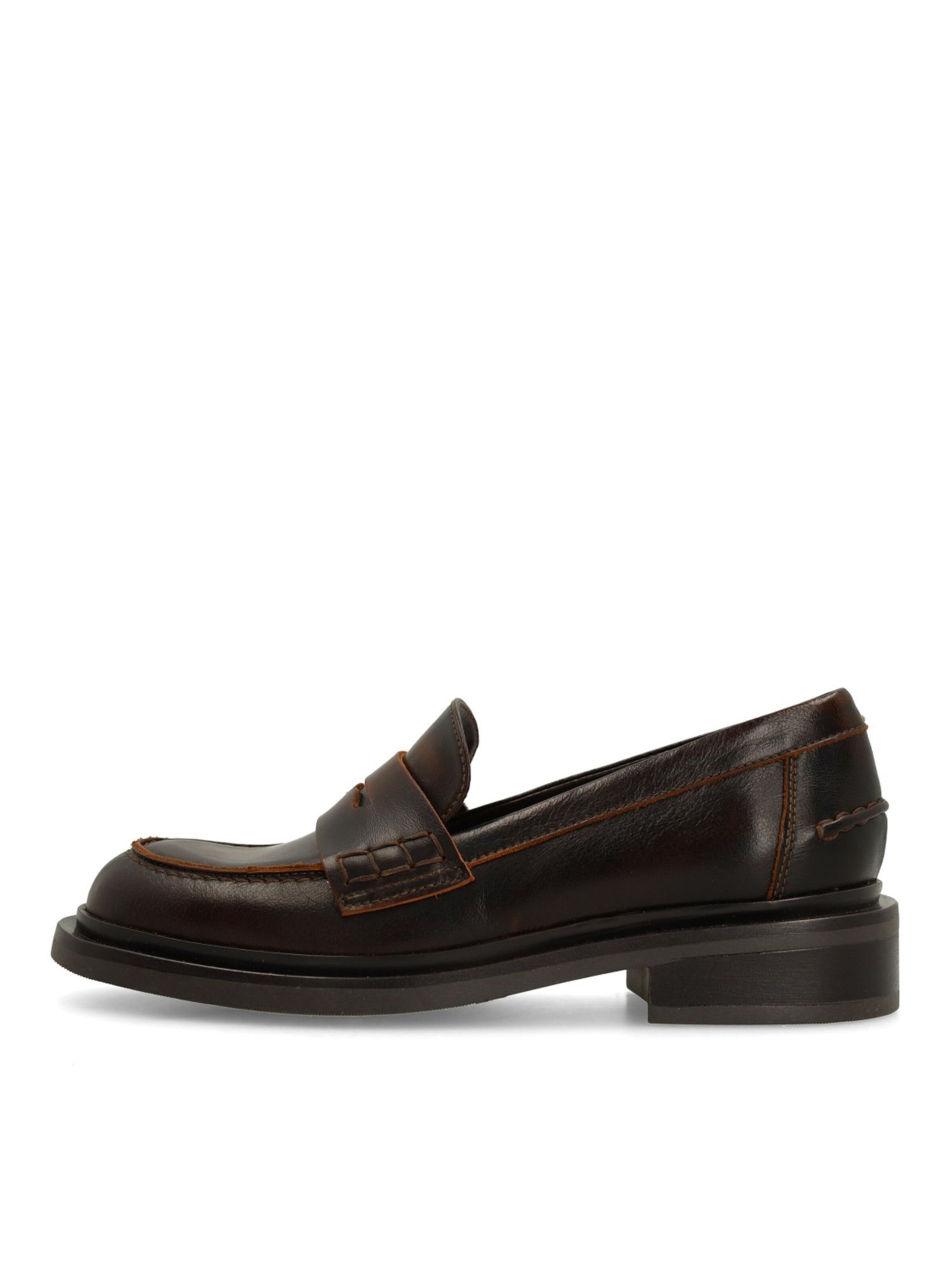 MANFIELD Classic Flats in Brown