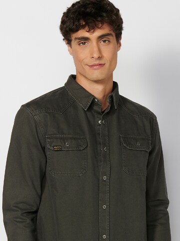 Regular fit Camicia di KOROSHI in verde