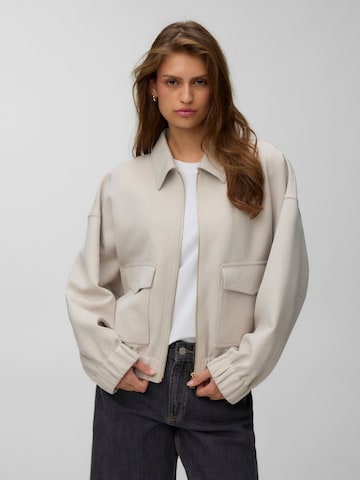 VERO MODA - Chaqueta de entretiempo 'VMOlivia' en beige: frente
