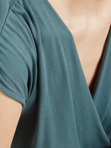 ABOUT YOU Top 'Stina' in Green