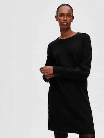Selected Femme Petite Pletena obleka 'Lulu' | črna barva