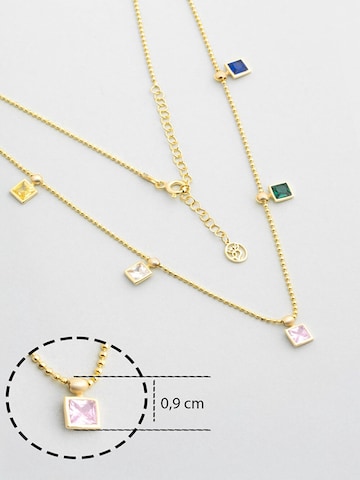 So Chic Necklace in Gold