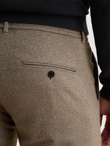 VANGUARD Slimfit Chino 'V11 relaxed fit chino' in Wit