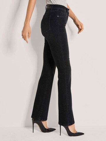 MADELEINE Regular Jeans in Black