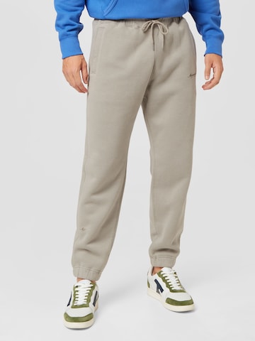 Abercrombie & Fitch Tapered Pants in Grey: front