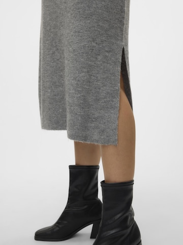 VERO MODA Strikkjole 'Jupiter' i grå