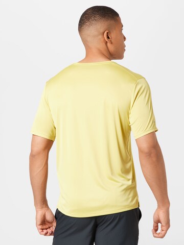 NIKE Λειτουργικό μπλουζάκι 'Miler' σε κίτρινο