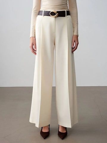 Dilvin Wide leg Pants in Beige