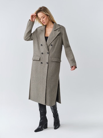 Cappotto di mezza stagione di MB by Marta Buzolic in beige