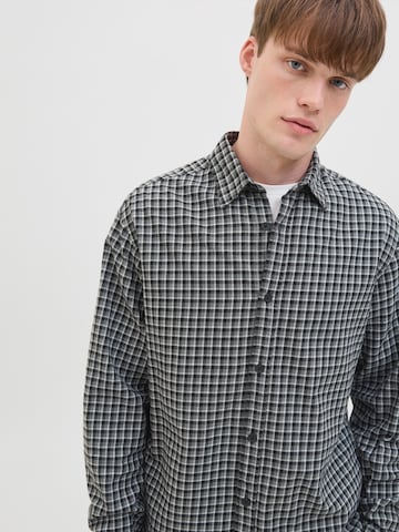 JJ Rebel Regular Fit Skjorte 'JREBINFINTE' i sort