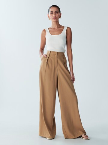 St MRLO - Pierna ancha Pantalón plisado en beige