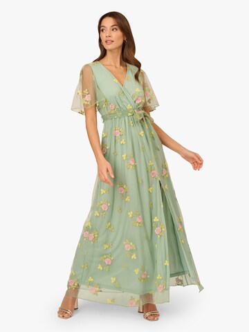 Adrianna Papell Jurk 'Embroidered Flutter Dress' in Groen