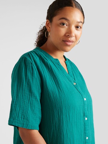 Camicia da donna 'CARThyra' di ONLY Carmakoma in verde
