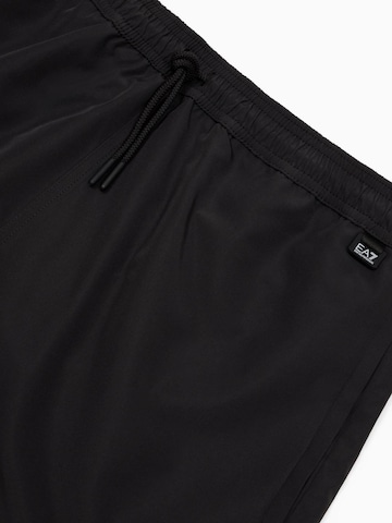 Pantaloncini da bagno di Emporio Armani in nero