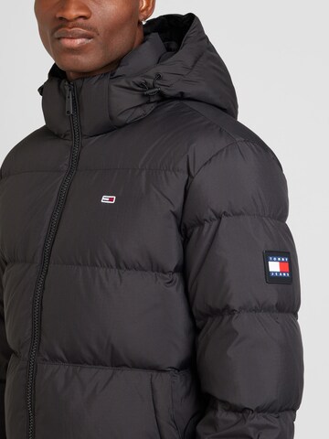 Tommy Jeans Kurtka zimowa 'Essential' w kolorze czarny