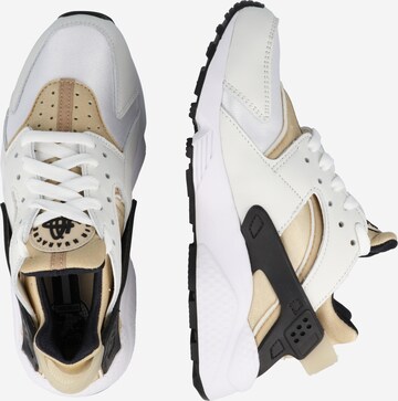 Nike Sportswear Rövid szárú sportcipők 'AIR HUARACHE' - fehér