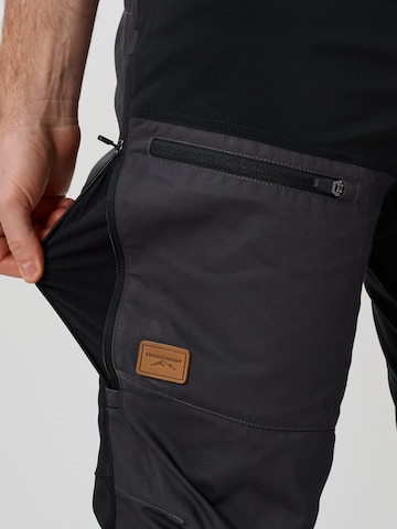 SWEDEMOUNT - regular Pantalón de montaña 'Nordkap' en gris