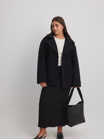 NA-KD Between-Seasons Coat in Black