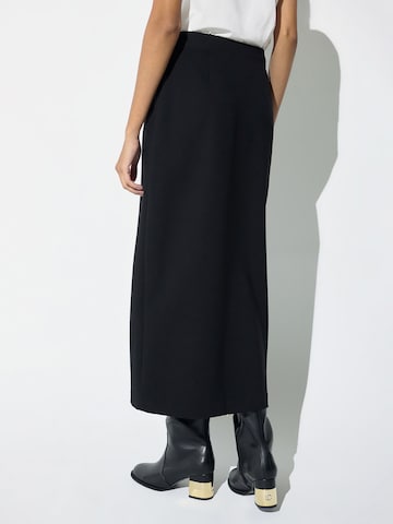 Lola Casademunt Rock in Schwarz