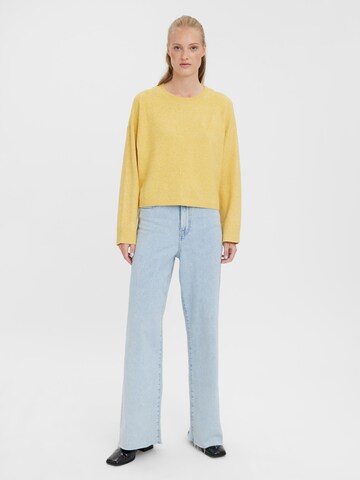 VERO MODA Sweater 'Doffy' in Yellow