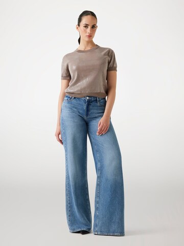 GUESS Sweater in Brown