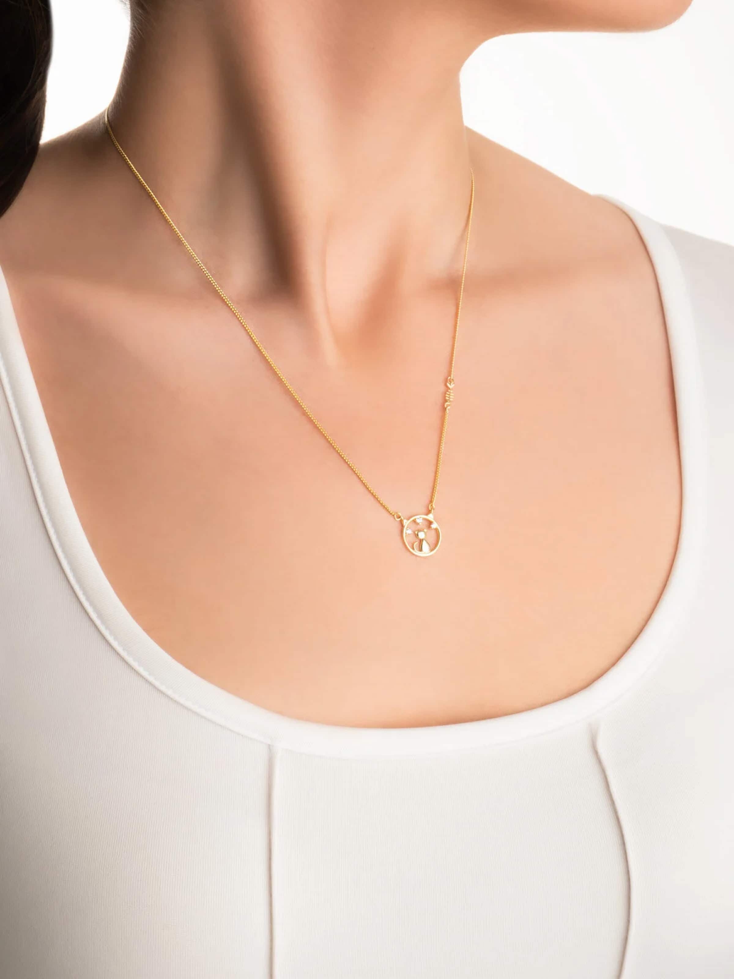 So Chic Necklace in Gold