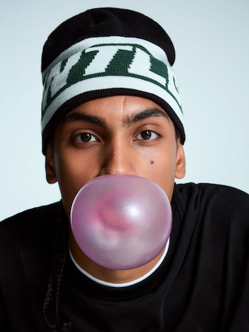 Bershka Kape | zelena barva