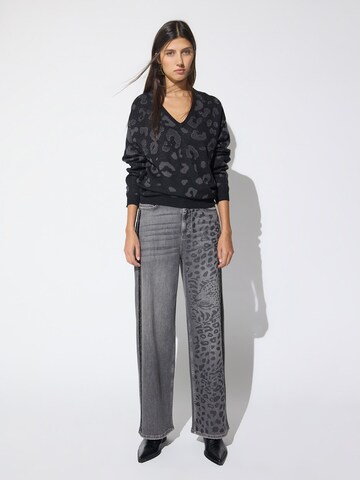 Pull-over Lola Casademunt en noir : devant