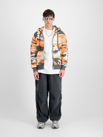 ALPHA INDUSTRIES Свитшот в Серый
