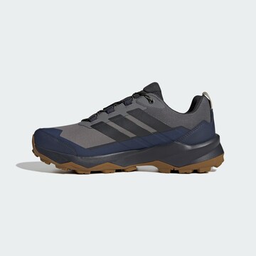 Chaussure basse 'Skychaser AX5' ADIDAS TERREX en gris