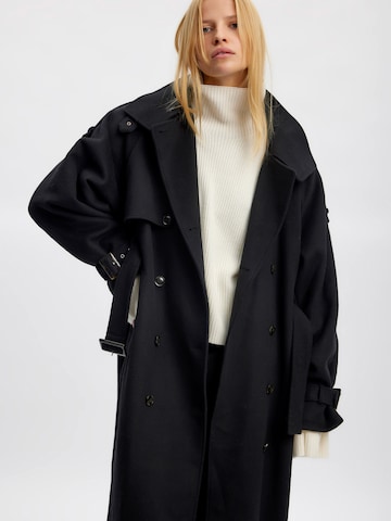 Gestuz Between-Seasons Coat 'Avilon' in Black: front