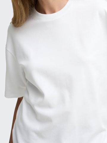 T-shirt 'ONLSUPERIOR' ONLY en blanc