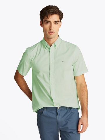 Coupe regular Chemise 'Flex' TOMMY HILFIGER en vert : devant