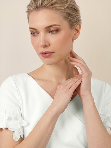 APART Kleid in Weiß