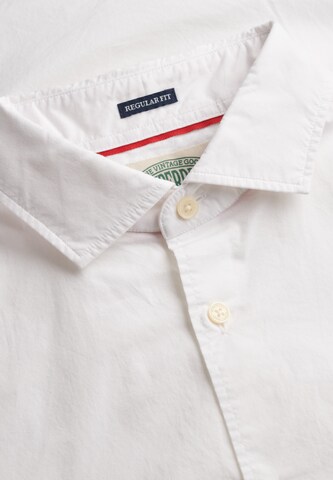 Coupe slim Chemise Superdry & Co en blanc