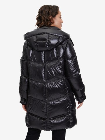 Betty Barclay Daunen-Steppjacke mit Kapuze in Schwarz