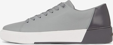 Calvin Klein Sneakers laag in Grijs: voorkant