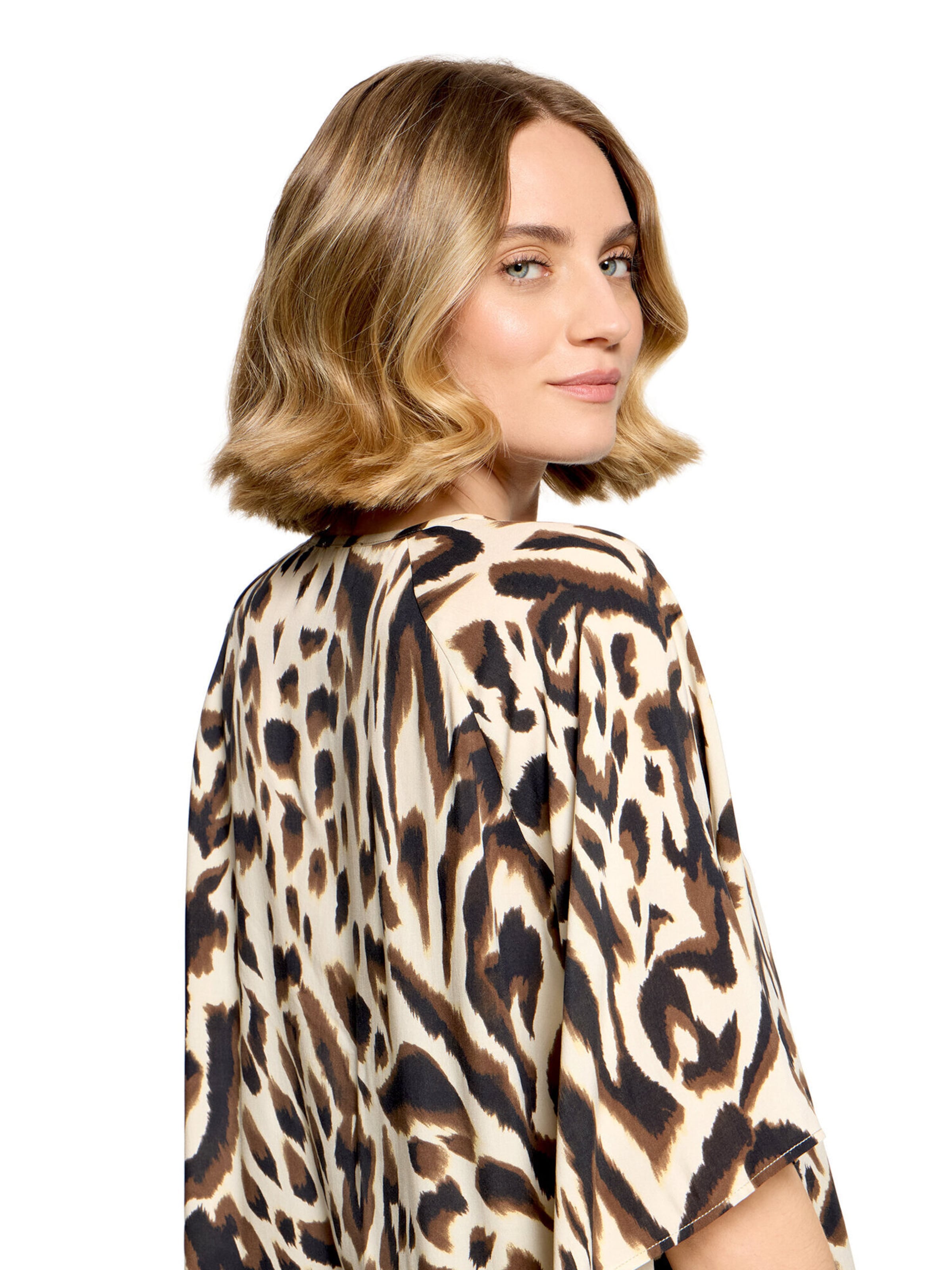 Cartoon Blouse in Beige