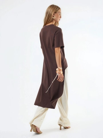 Busem Blouse in Brown