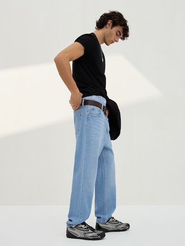 Largi Jeans de la Bershka pe albastru