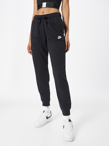 Tapered Pantaloni de la Nike Sportswear pe negru: față