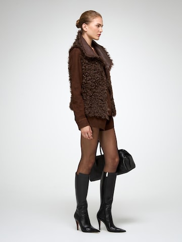 V S P Vest 'Solene' i brun