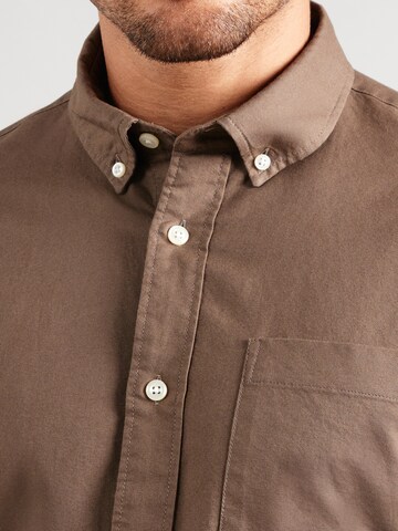 SELECTED Regular fit Overhemd 'SLHRICK' in Bruin