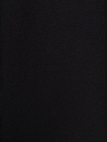 Top brodat 'MARX' de la MANGO pe negru