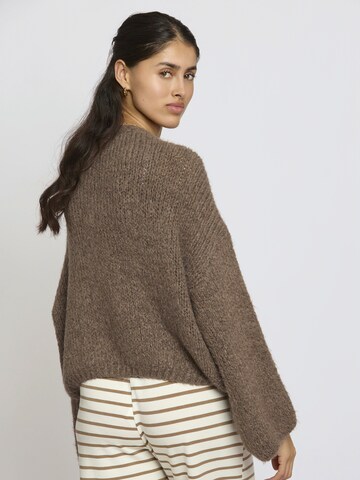 Lilavie Strickjacke ' Taynaa ' in Braun