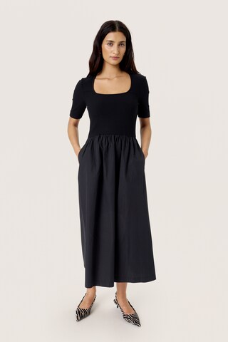 SOAKED IN LUXURY Kjole 'Phoebe' i sort: forside