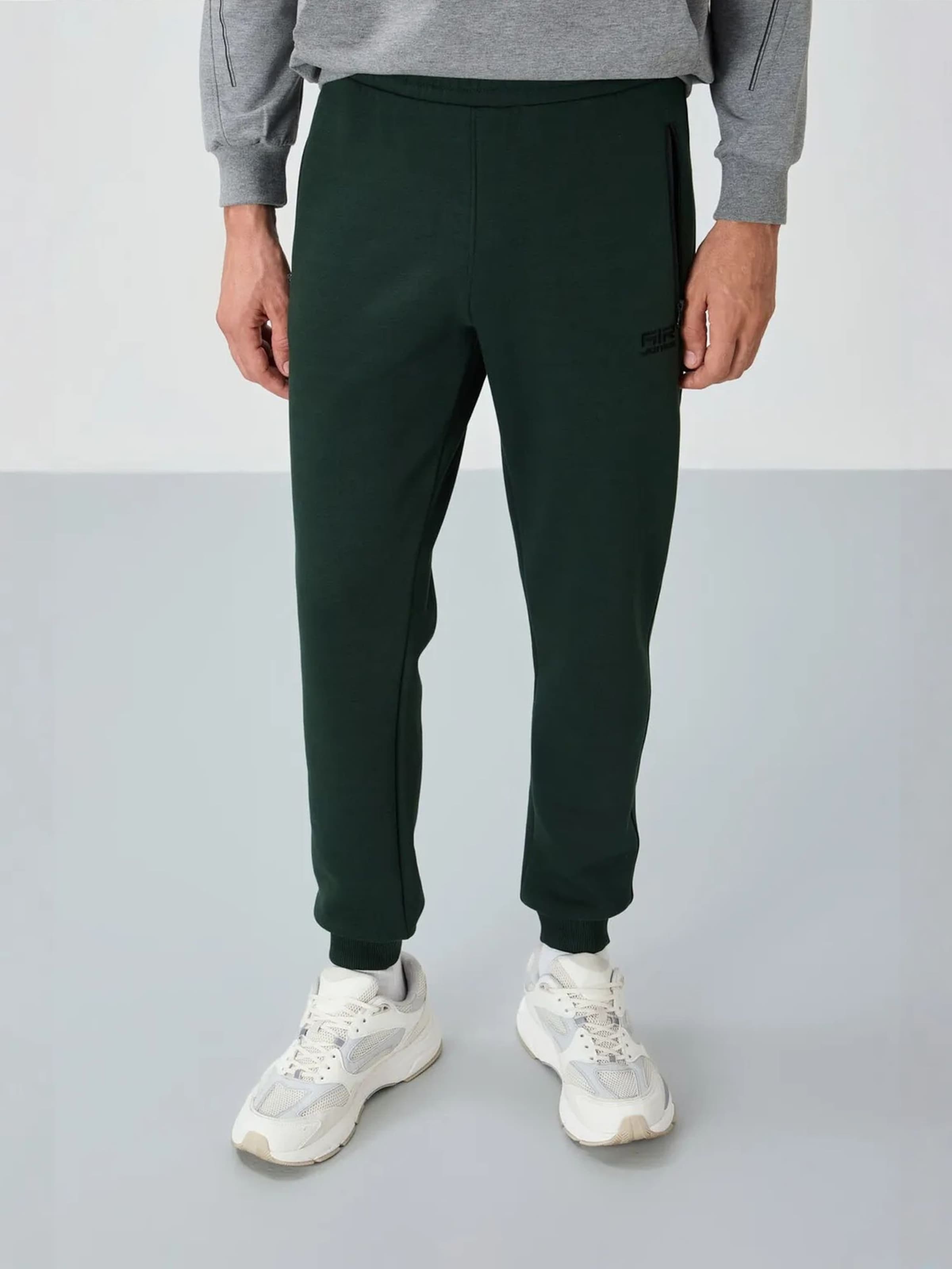 Tommy Life Regular Workout Pants in Green