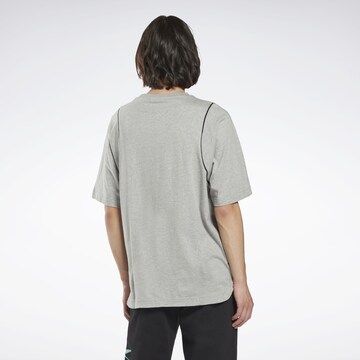 T-Shirt fonctionnel Reebok en gris